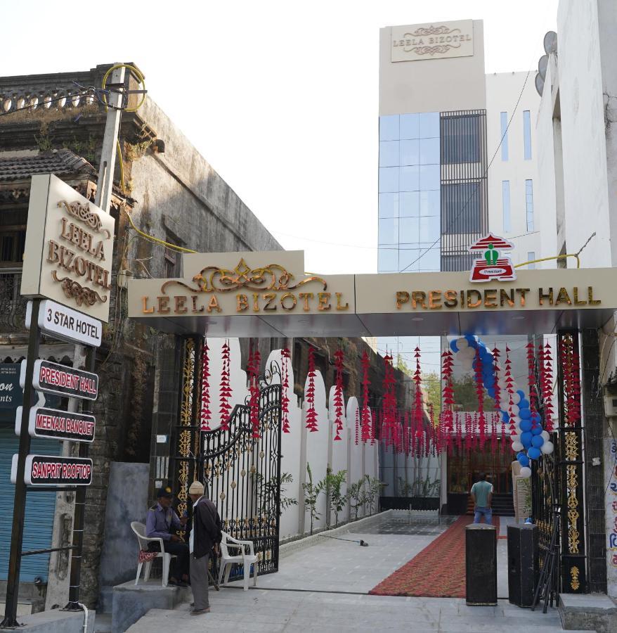 Leela Bizotel Junagadh Buitenkant foto