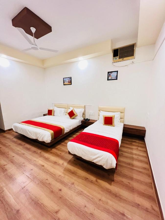 Leela Bizotel Junagadh Buitenkant foto